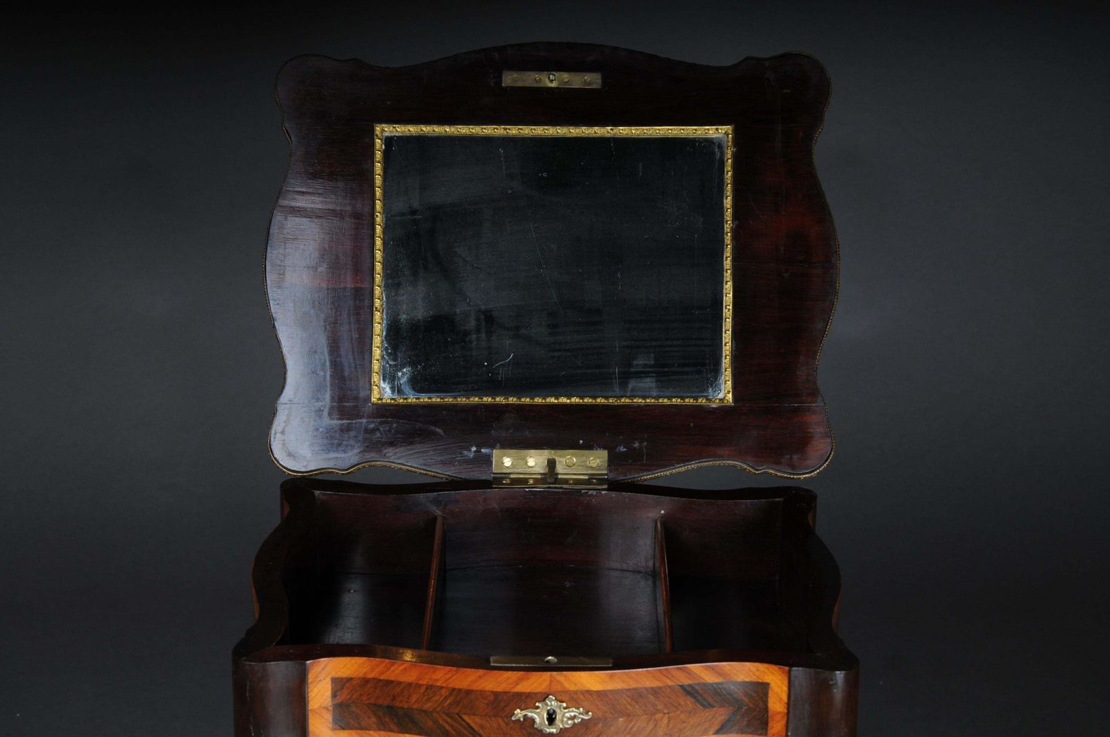 photo vinterior 19th Century Marquetry Side Table With Jewelry Box, Circa 1870