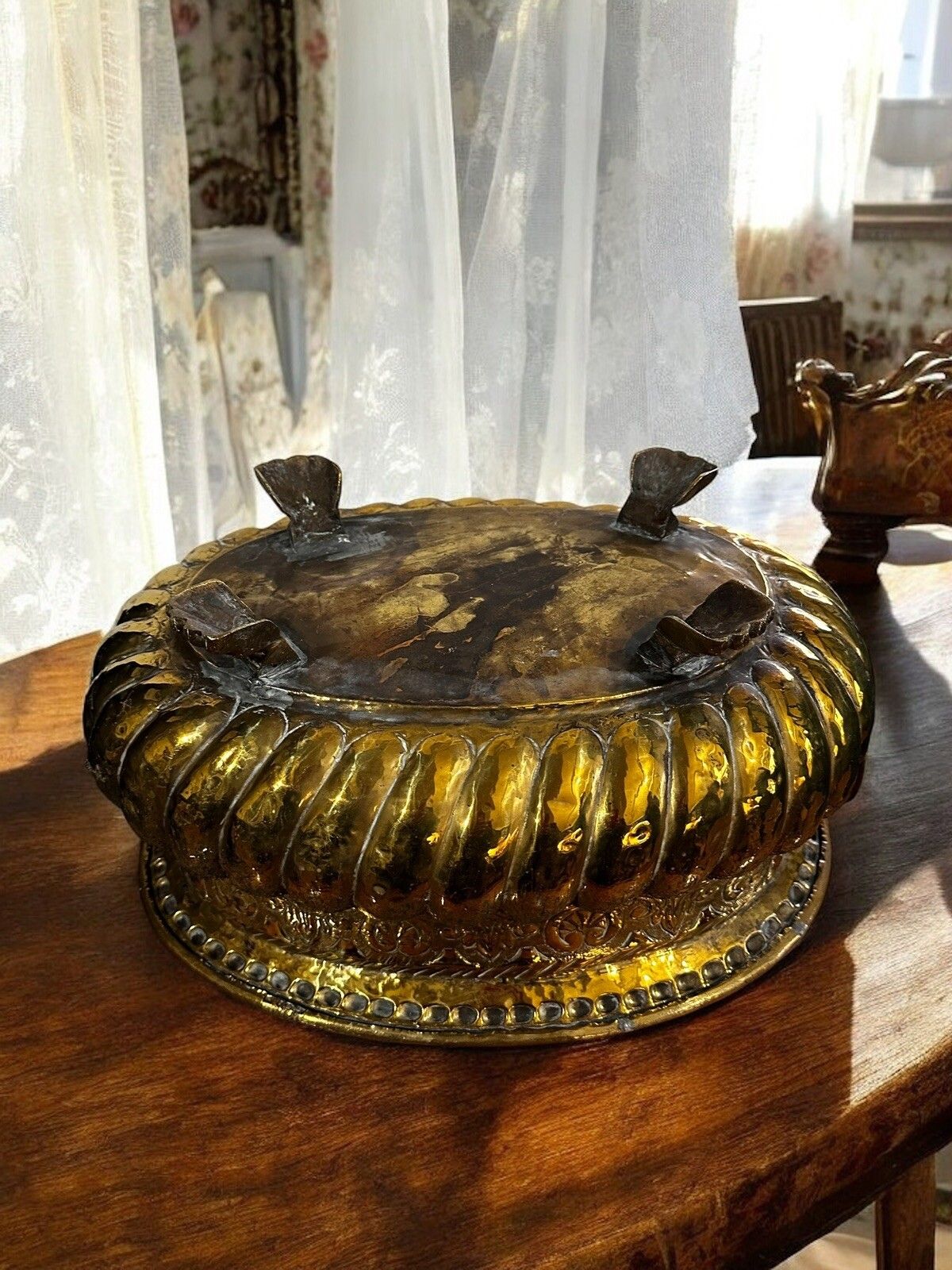 19th Century French Brass Lobed Jardiniere With Lion Mascarons And Paw Feet photo vinterior