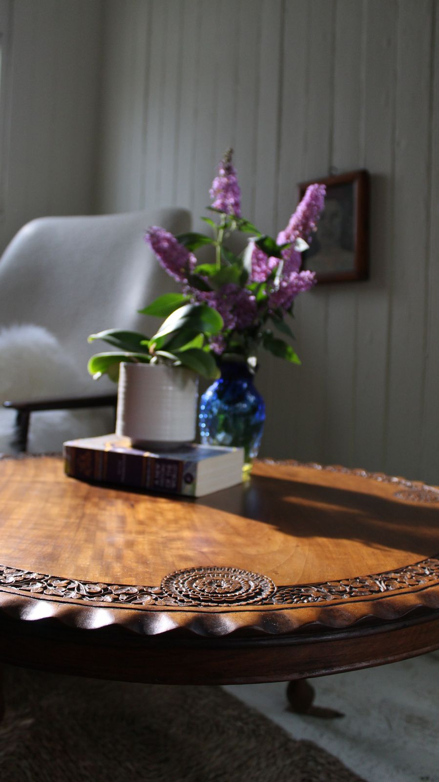 photo furniture A 1930's Anglo Indian Circular Teak Carved Coffee Table With A Nest Of 4 Smaller Side Tables