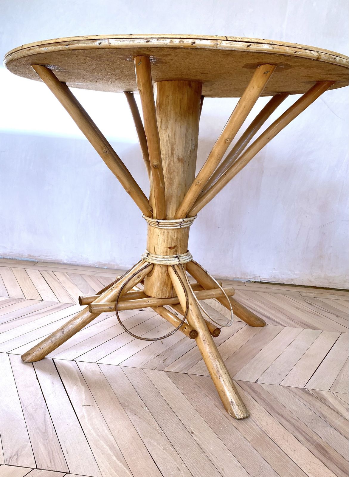 photo buy Mid Century "Le Corbusier", Table & Two Chairs Set For Pascal Raffier Vannerie, France.