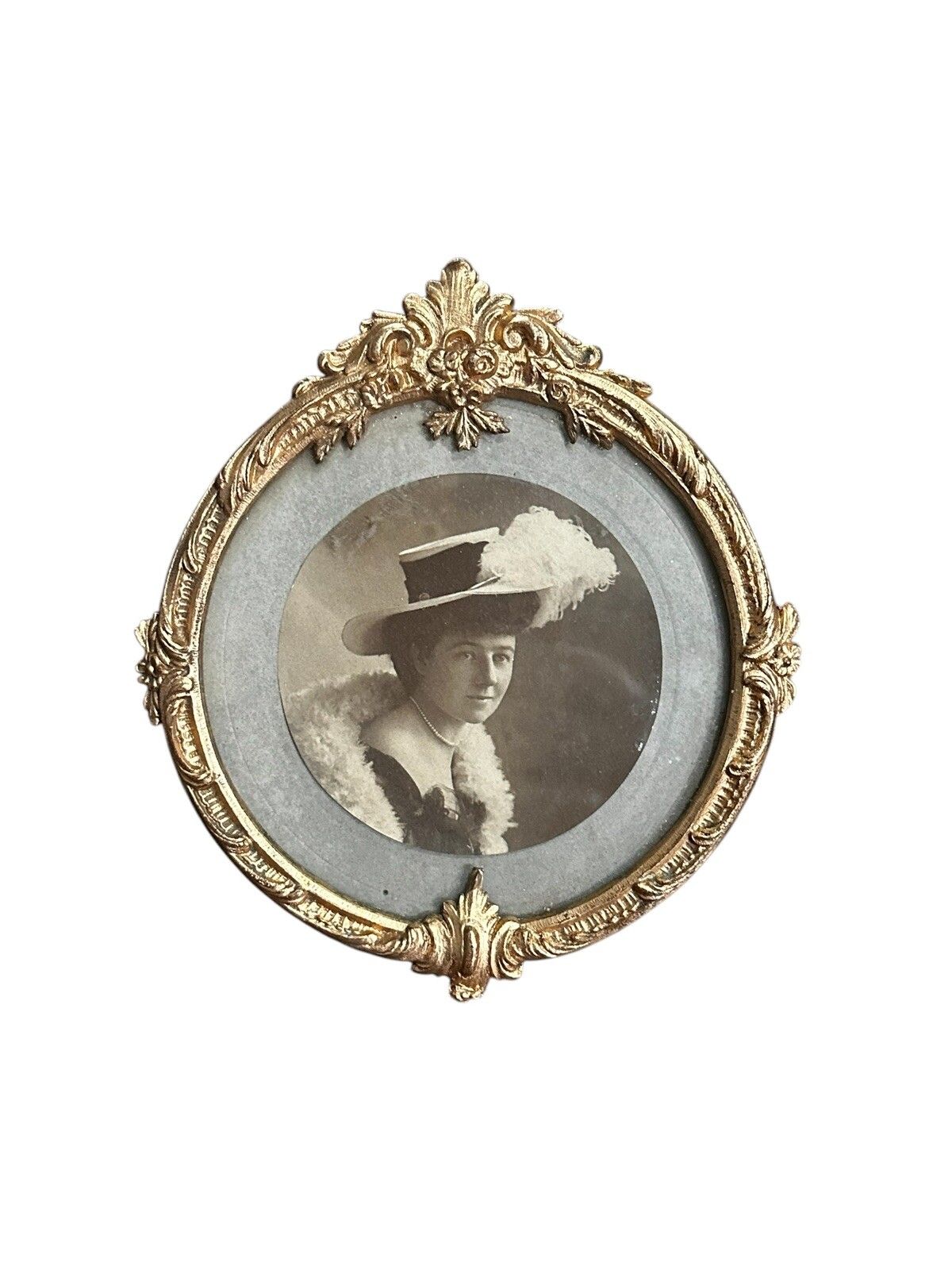 Gilt Edwardian Easel Photo Frame Antique Gold Metal Gilt Oval photo furniture