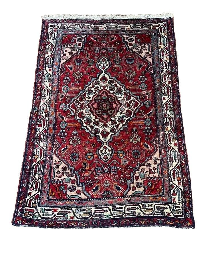 Vintage  Antique Eastern Traditional 100% Wool Rug 156cm By 114cm R8