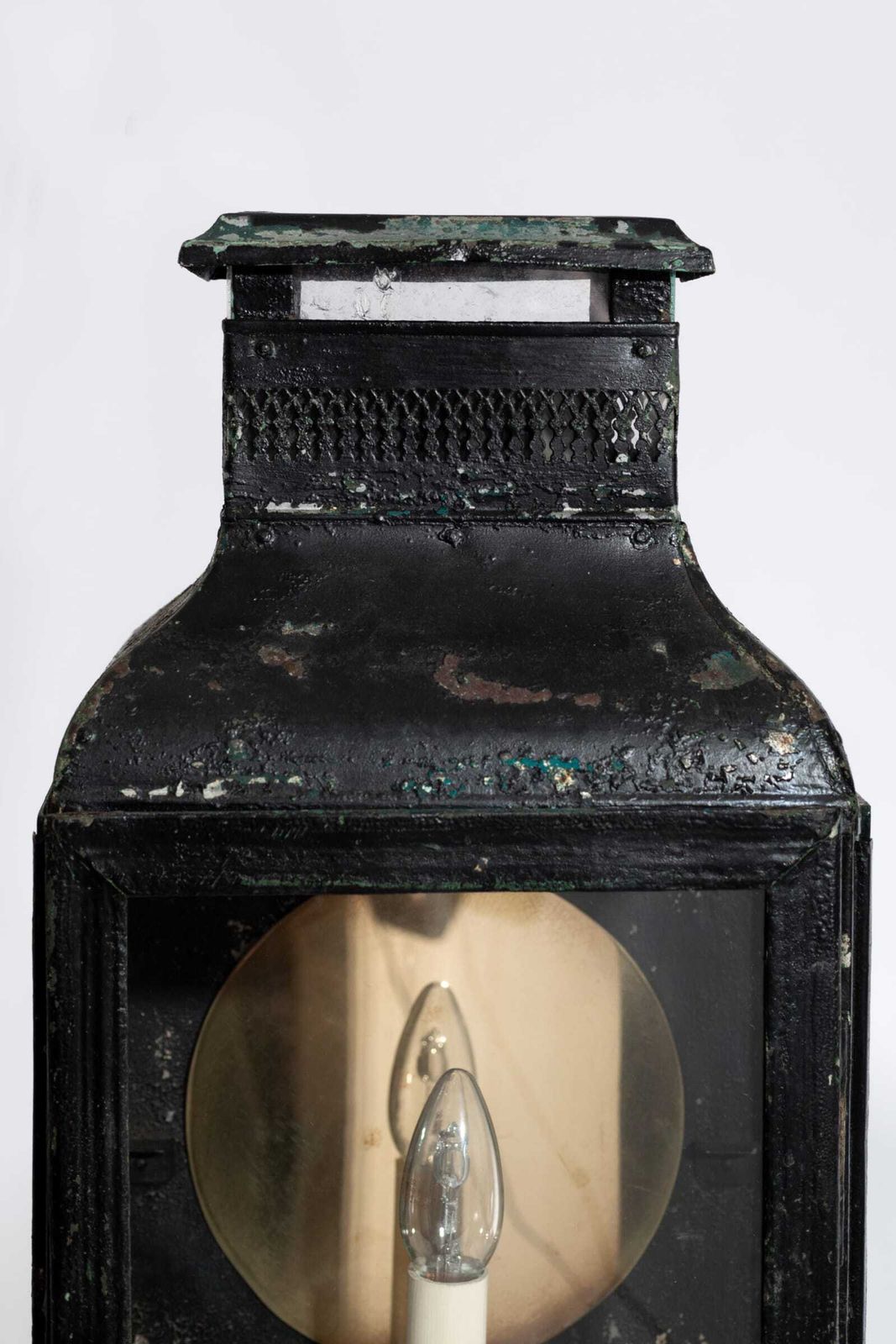 Pair Of George III Tole Painted Wall Lanterns, C.1810 photo vinterior