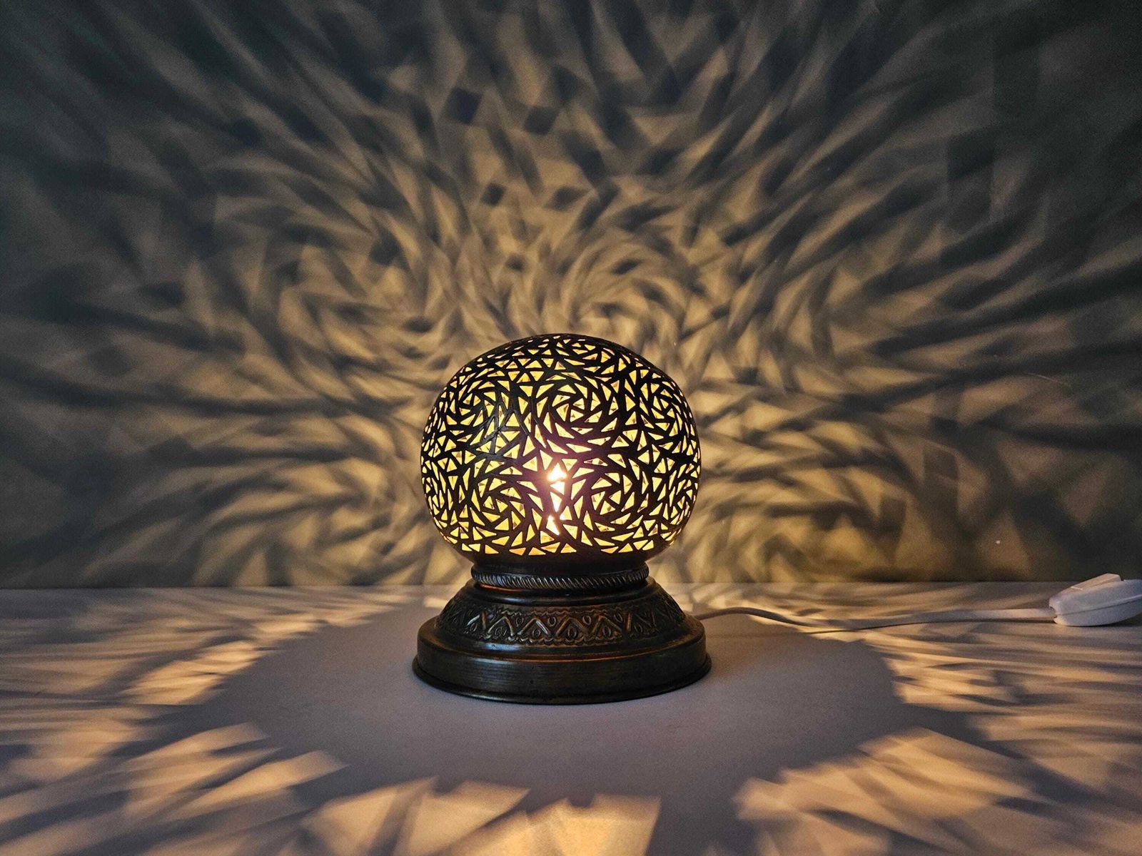 Vintage Table Lamp, Bedside Lamp, Brass Lamp, Desk Lamp, Nightstand Light, Night Light, Romantic Lamp, Golden Lamp, Magic Ball