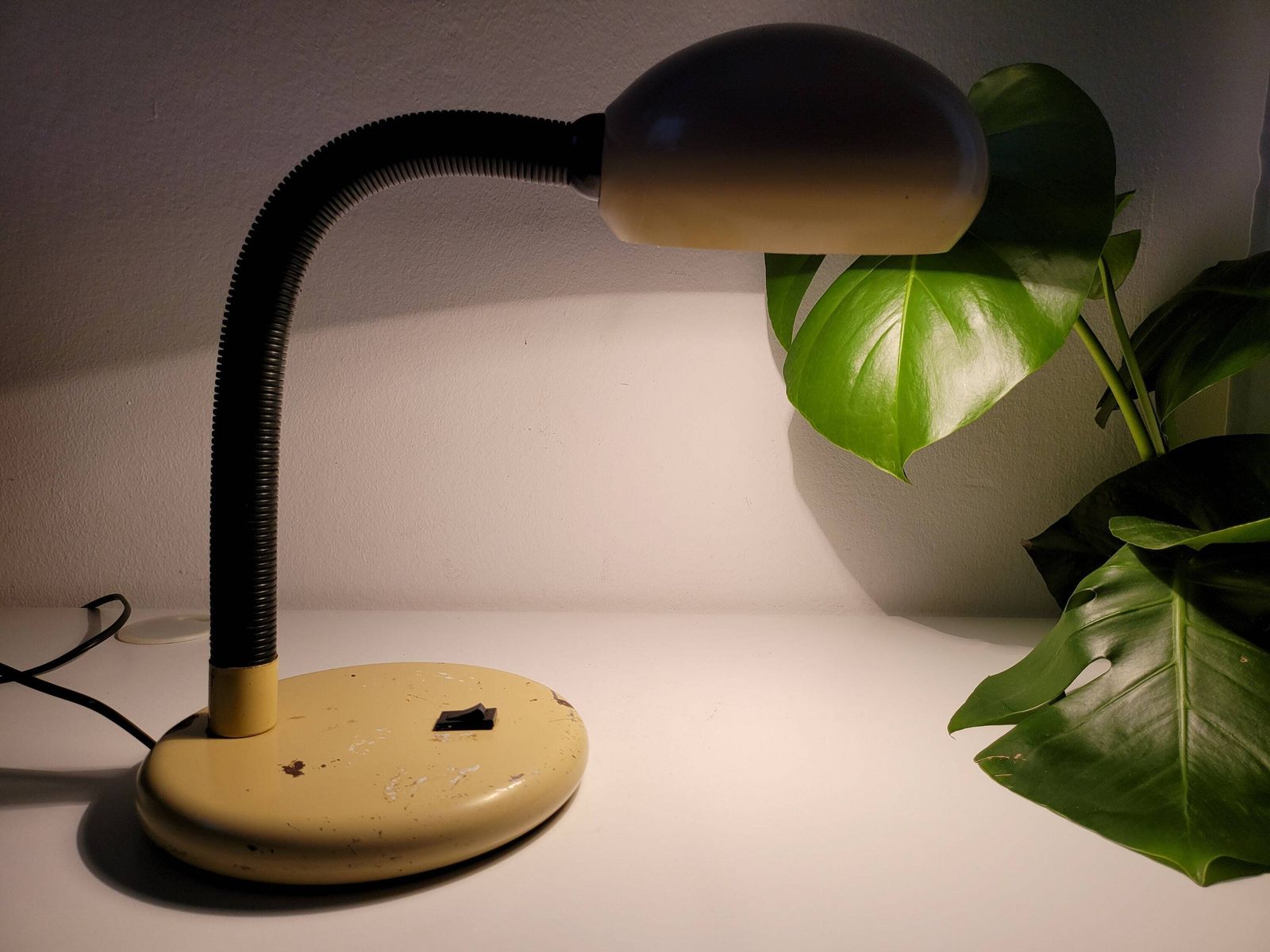 Vintage Desk Lamp, Mid Century Lamp, Gooseneck Lamp, Beige Lamp, Table Lamp, Vintage Light, Space Age Lamp, 70's Lamp, Retro Lamp, Task Lamp photo for sale