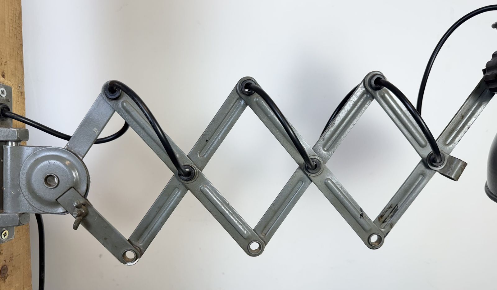 photo vinterior Industrial Black Enamel Scissor Wall Lamp, 1950s, 2x