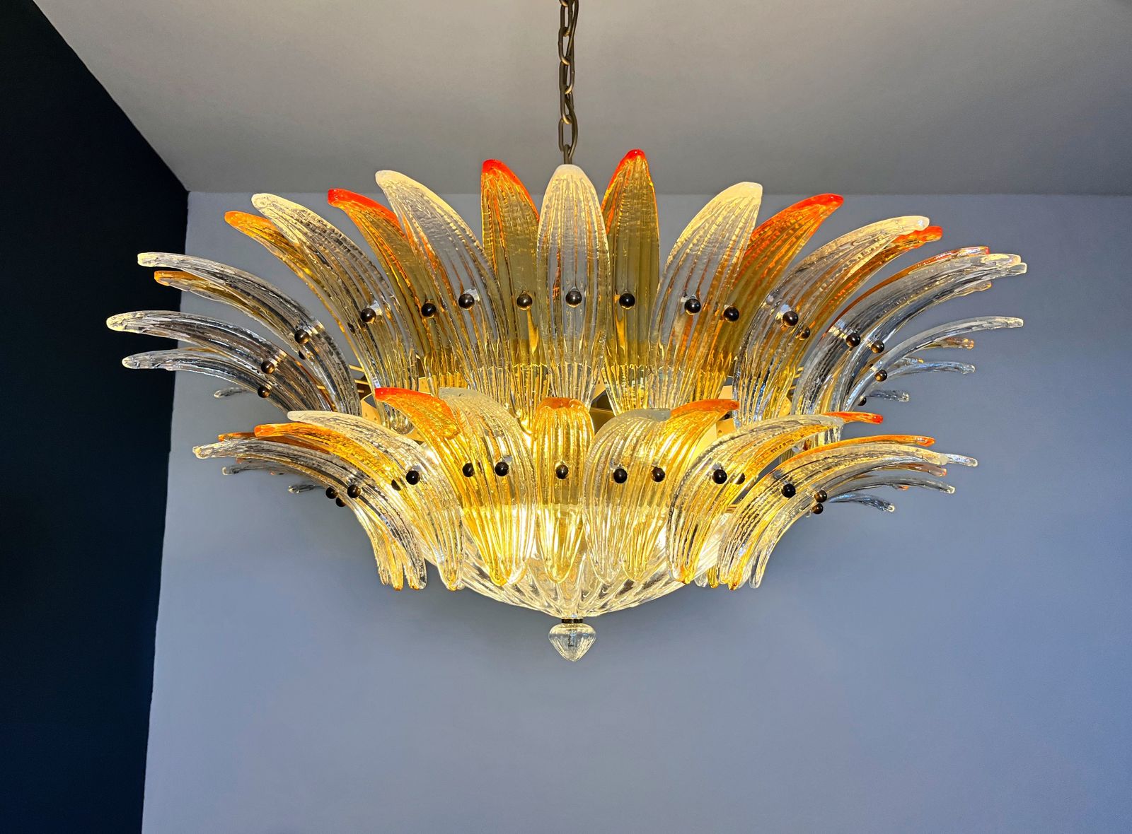 photo vintage Murano Chandelier Original Palmette, Two Levels, 82 Amber And Clear Glasses