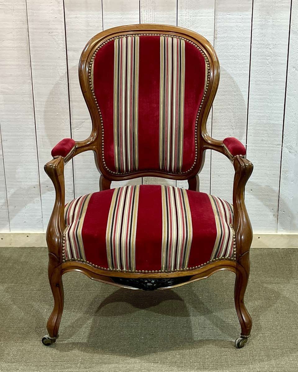 photo for sale Napoleon III Armchair Late 19th Century In Walnut
