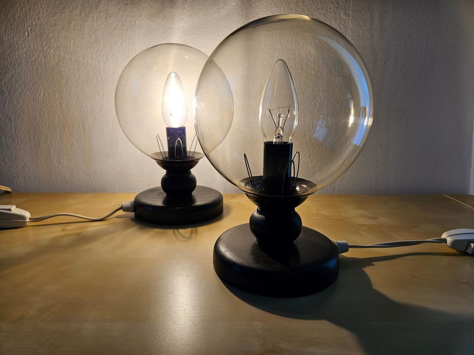 Set Of2 Mid Century Modern Bedside Lamps, Space Age Table Lamps Pair, Vintage Desk Lamps Pair, Nightstand Lights, Mcm Light 70s Glass Globe photo vinterior