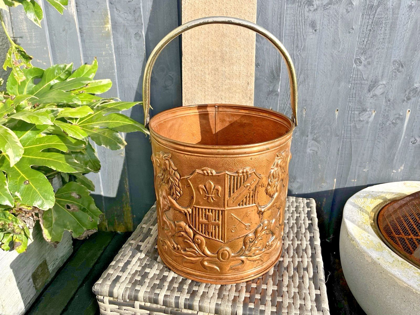 photo furniture Vintage Copper Coat Of Arms Heraldic Regal Lion Coal Bucket Scuttle Kindling Bin