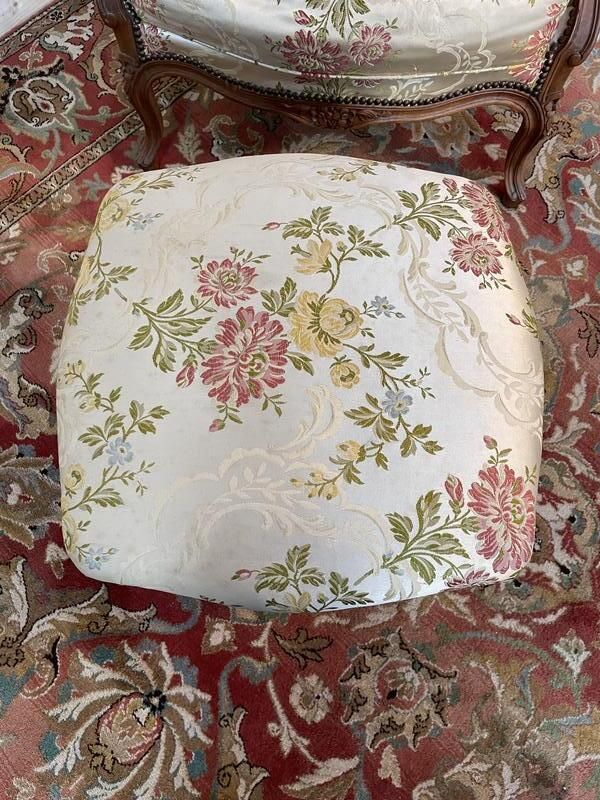 Bergère Style Louis XV Et Repose Pied photo buy