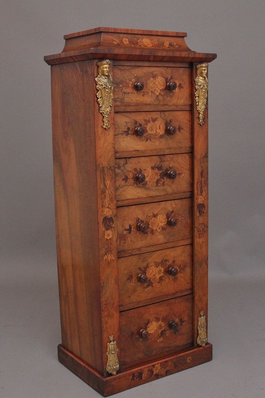photo vinterior 19th Century Walnut & Marquetry Wellington Chest