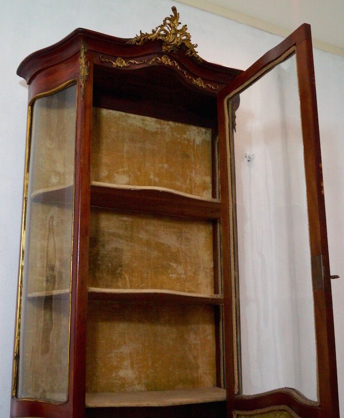 Beautiful French Antique 19th Century Louis XV Vitrine / Display Cabinet   Free Delivery To England And Wales photo vinterior