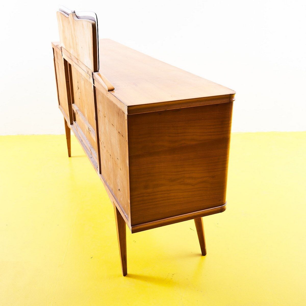 photo furniture 50's Light Wood Bar Sideboard With Mirror