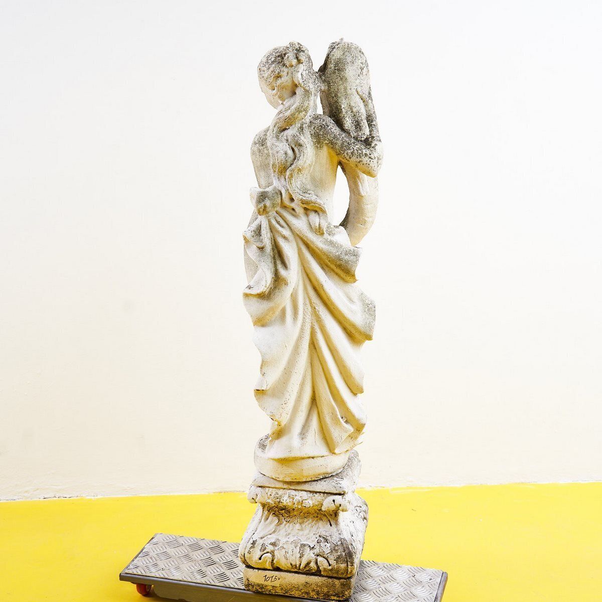 50's Garden Statue In Concrete And Marble Dust photo vintage