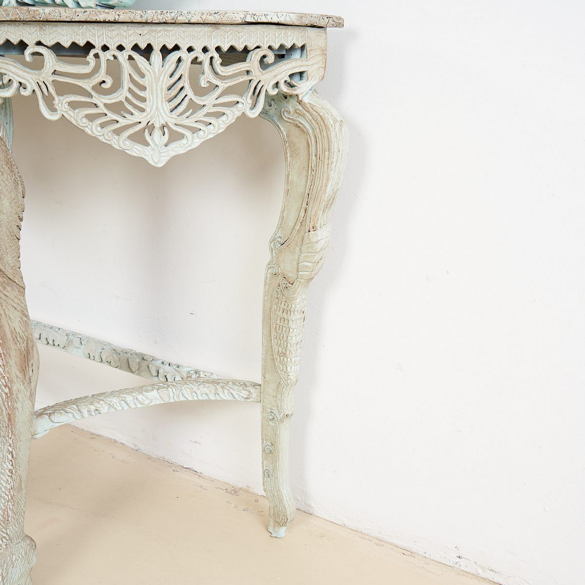 Console With Oriental Mirror, Mint Green With Dark Brown Shades photo vinterior