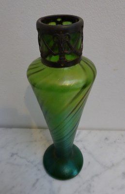 Art Nouveau Irisdescent Art Glass Vase photo vintage