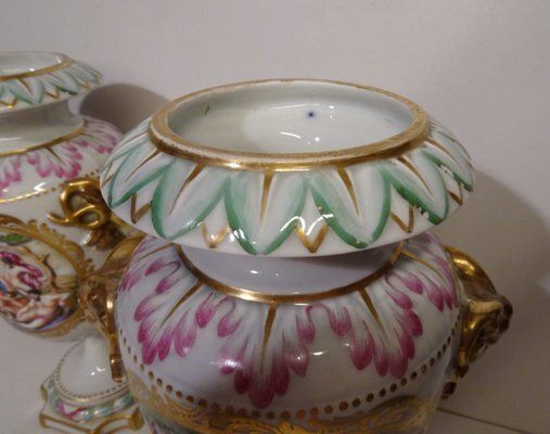 Antique 19th Century Porcelain Medici Lidded Vases From Capodimonte, 1890s, Set Of 2 photo 2355.0