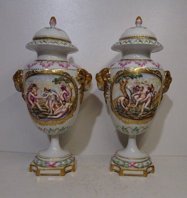 photo vinterior Antique 19th Century Porcelain Medici Lidded Vases From Capodimonte, 1890s, Set Of 2