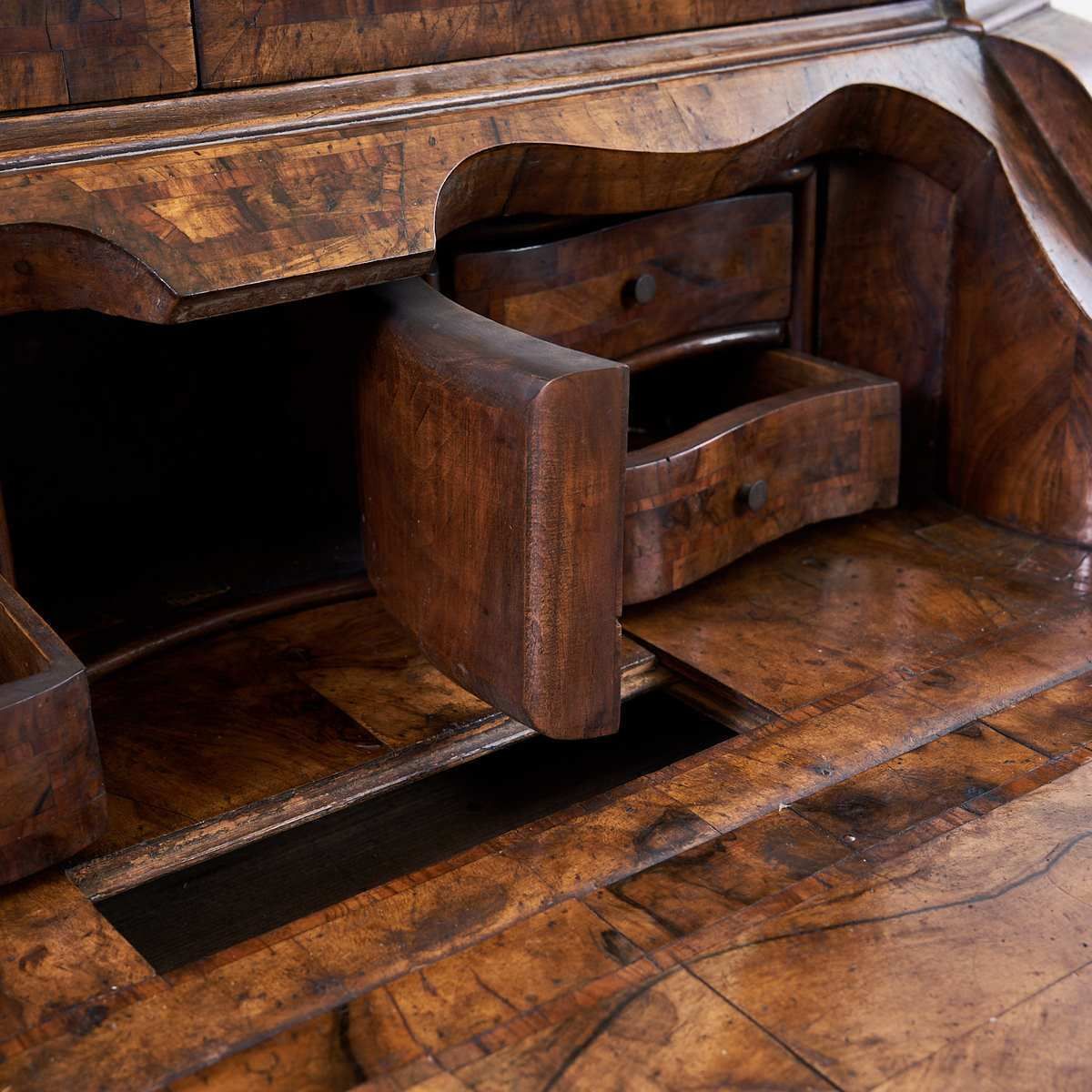 Early 1900s Walnut Veneered Troumeau photo vinterior