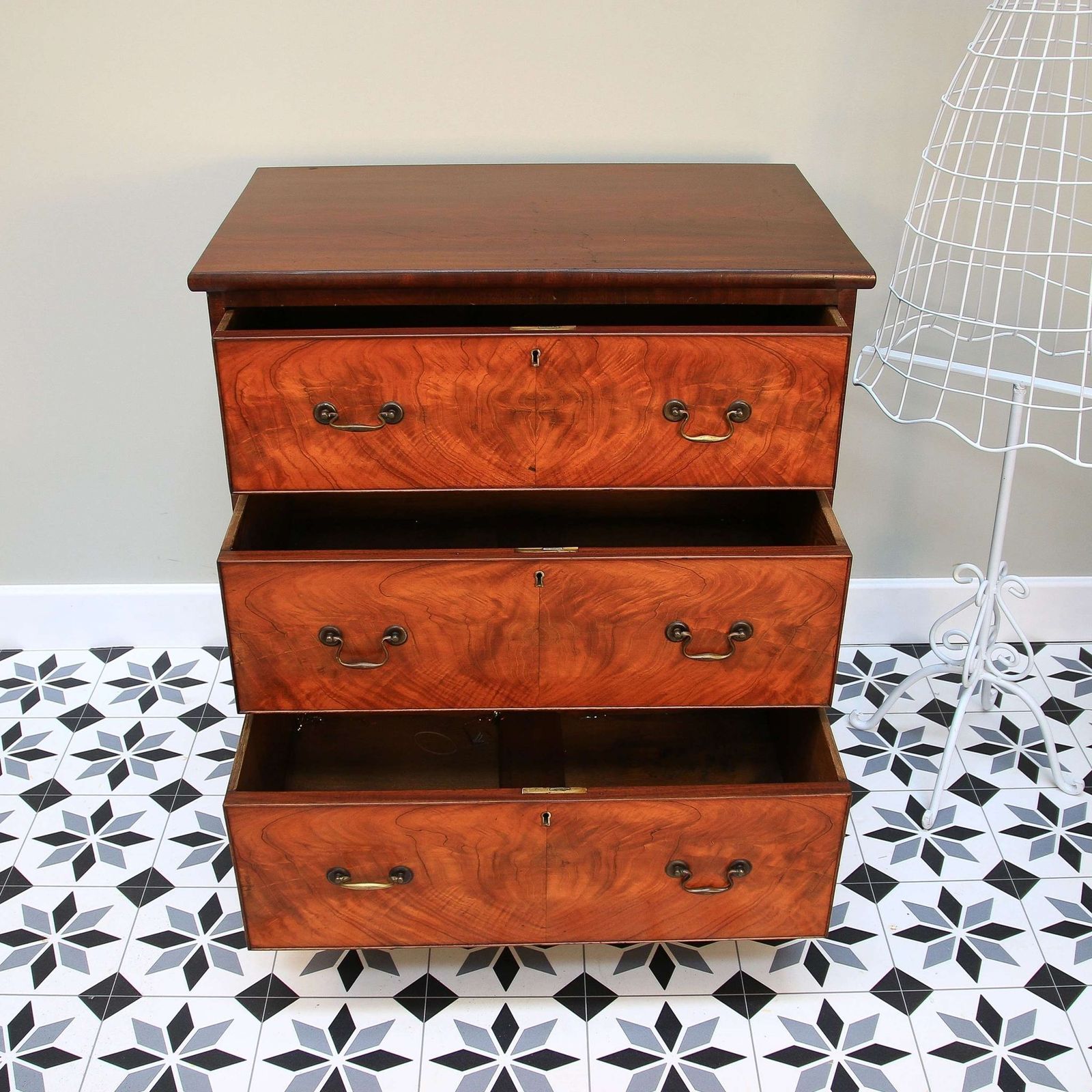 Chest Of Draws Georgian Style Mahogany Chest Of Three Graduated Draws photo vintage