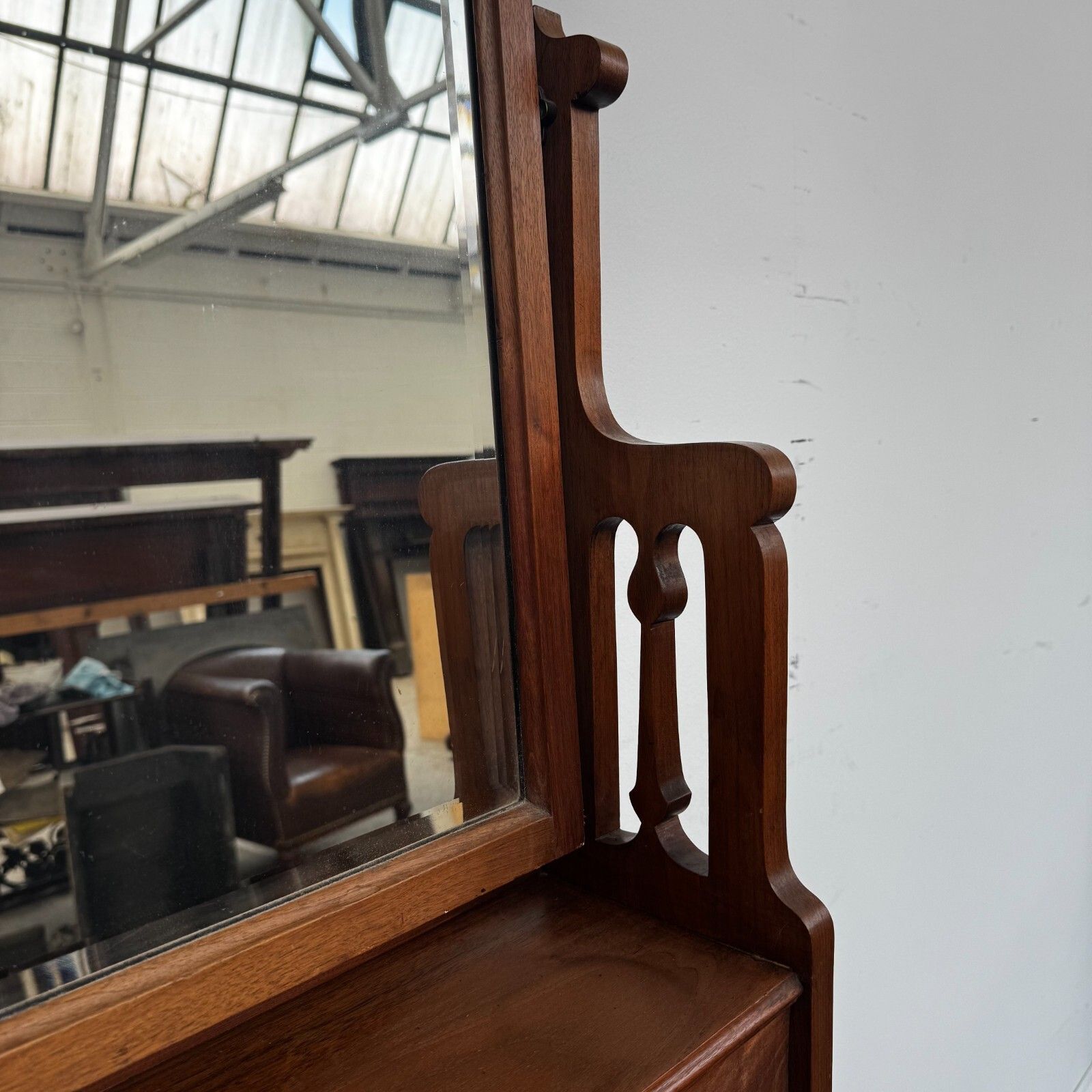 Early 20th Century Edwardian Mahogany Washstand – Elegant Antique Storage photo Furniture