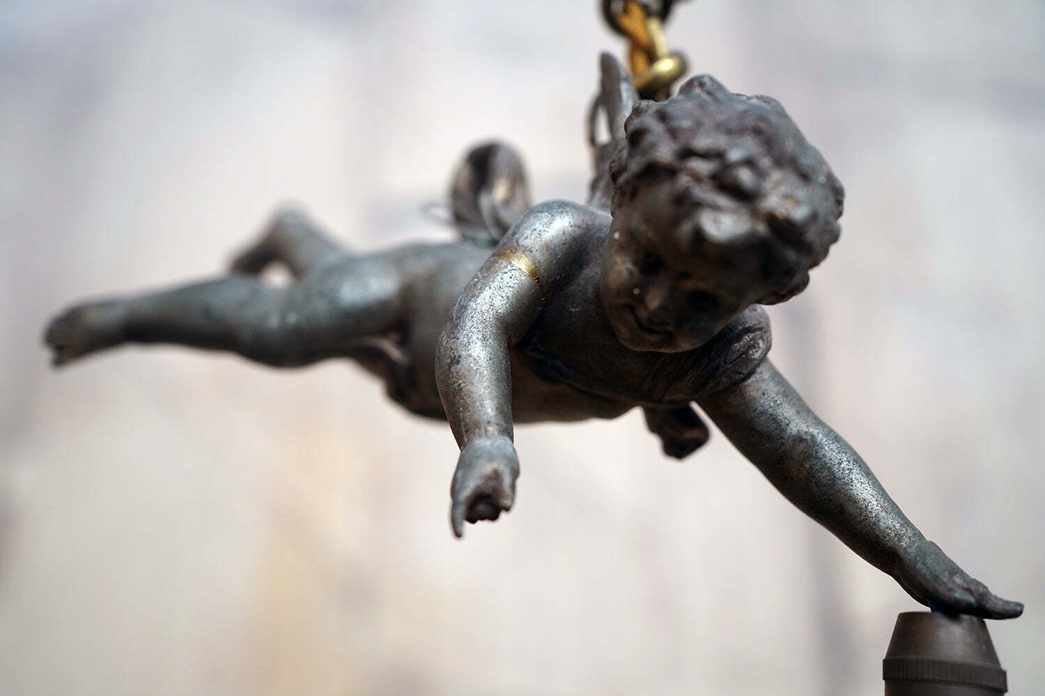 An Early 20thc Pair Of Spelter And Prism Glass Hanging Putti Pendants C.1900 10 photo buy