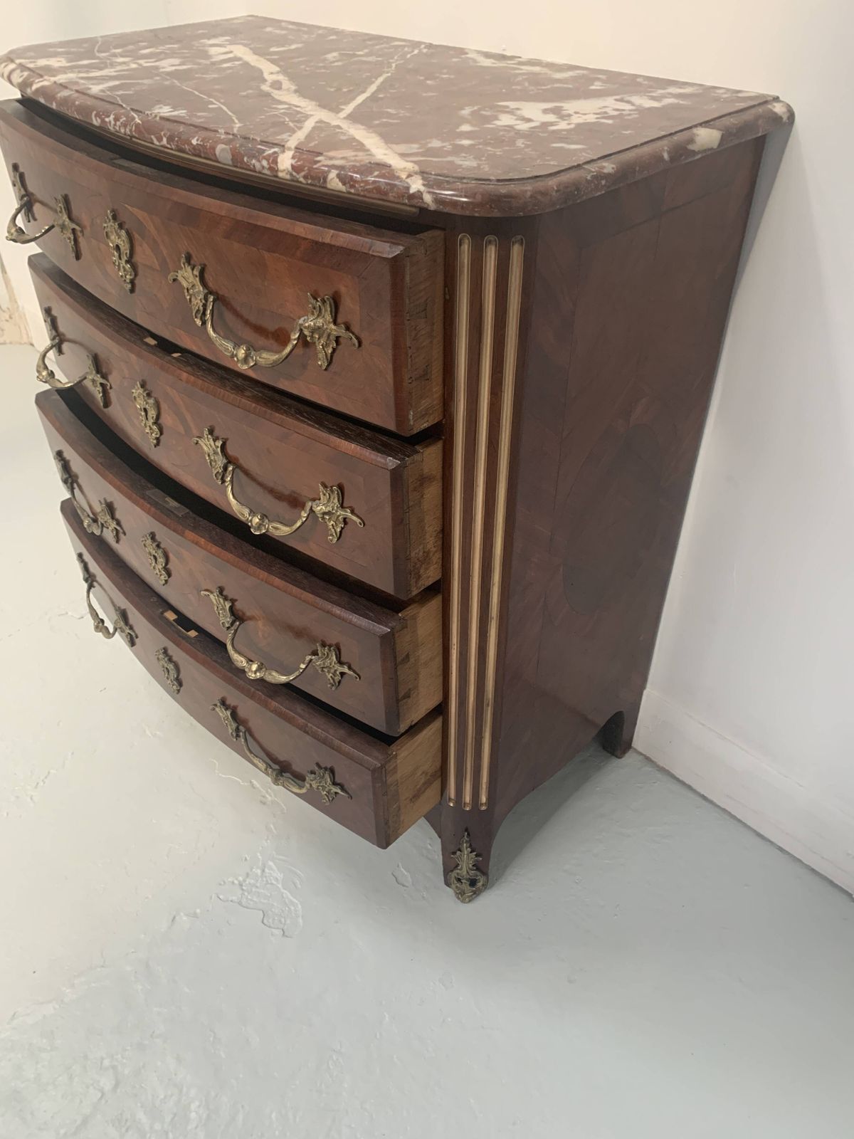20th Century Rosewood And Mahogany Chest Of Drawers photo vinterior