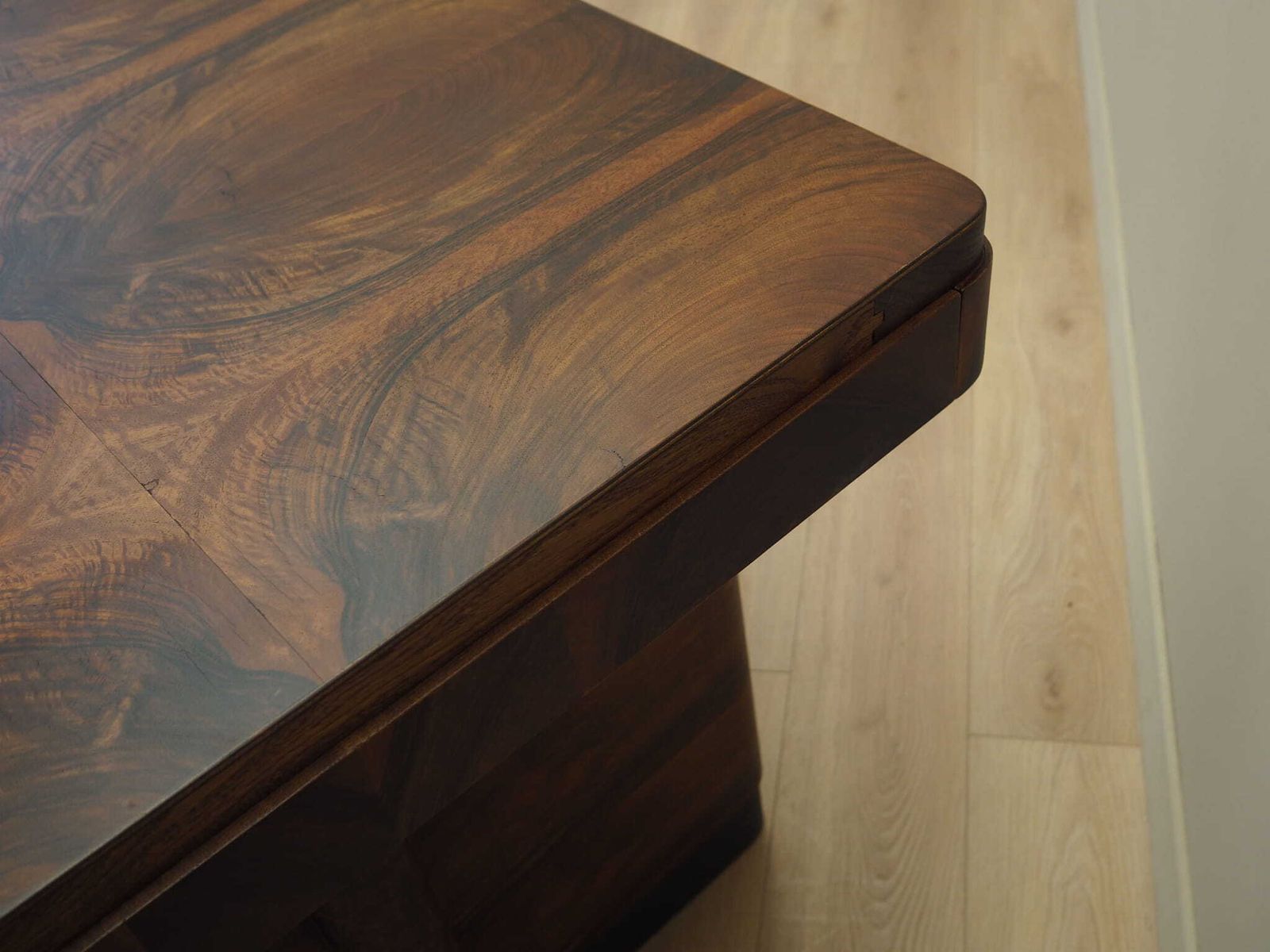 photo vintage Walnut Desk, Italian Design, 1960s, Production: Italy