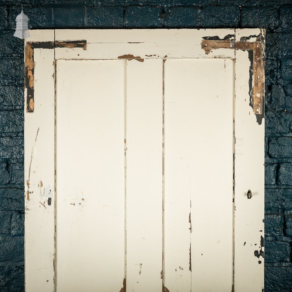 photo furniture Reclaimed 4 Panel Door – Distressed White & Black Paint, Suffolk Latch.