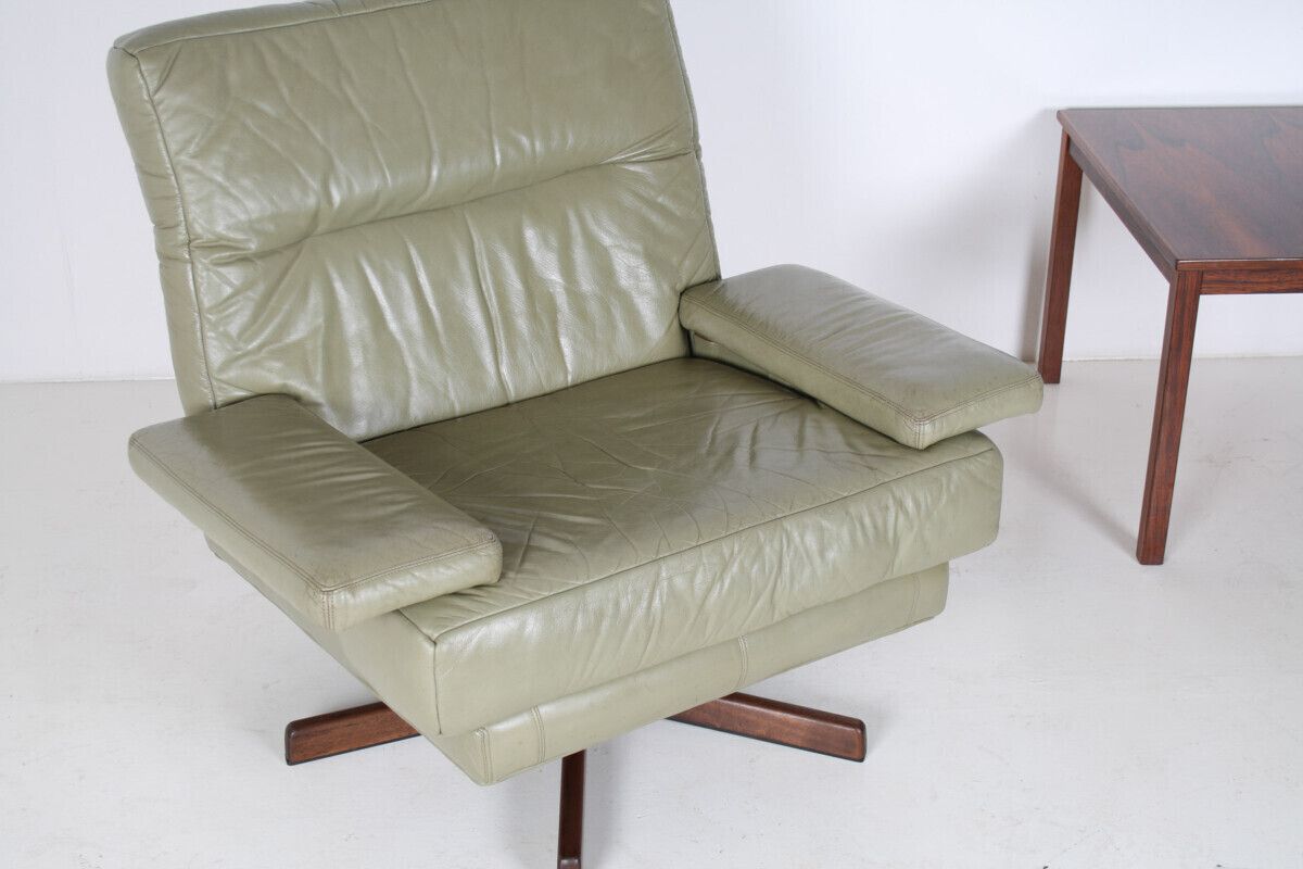 photo vinterior Danish Mid Century 1960s Sage Green Leather Swivel Lounge Chair With Tilt