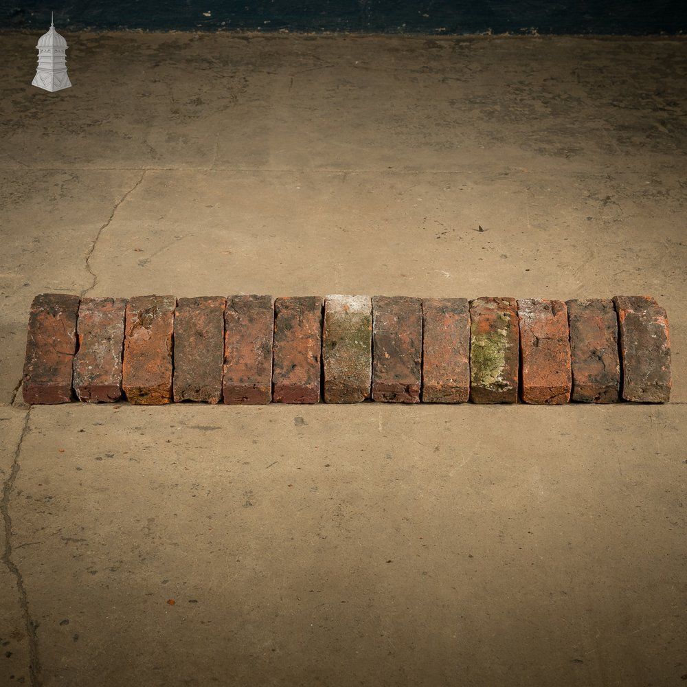 Saddleback Coping Bricks, Batch Of 190 Red Brick Copings   A Run Of 15 Metres photo vintage