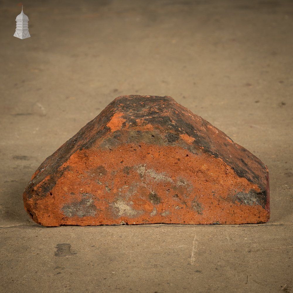photo vinterior Saddleback Coping Bricks, Batch Of 190 Red Brick Copings   A Run Of 15 Metres