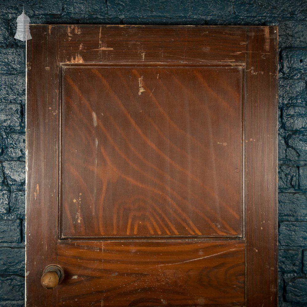 photo furniture 1930s Panelled Door, 4 Panels   Faux Woodgrain And White Painted Finish