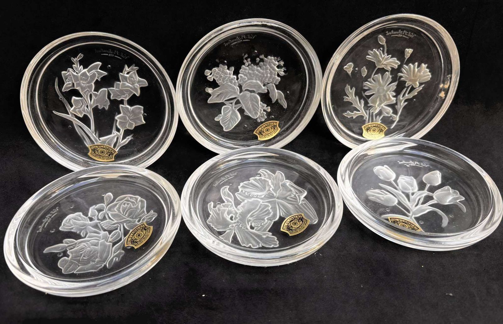 photo for sale Set Of 6 Crystal Coasters From Val Saint Lambert Made In Belgium, Intaglio Crystal Flowers Crystal Cut, Crystal Relief, Bar Accessories
