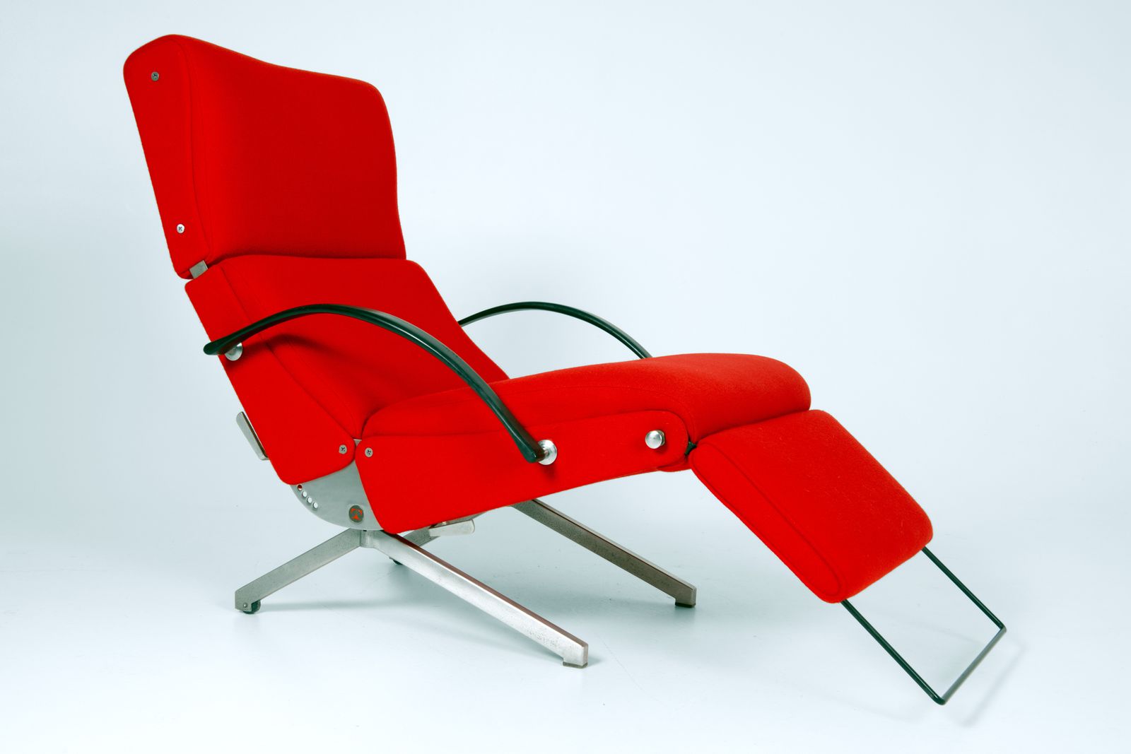 P40 Lounge Chair By Tecno   Osvaldo Borsani photo vinterior
