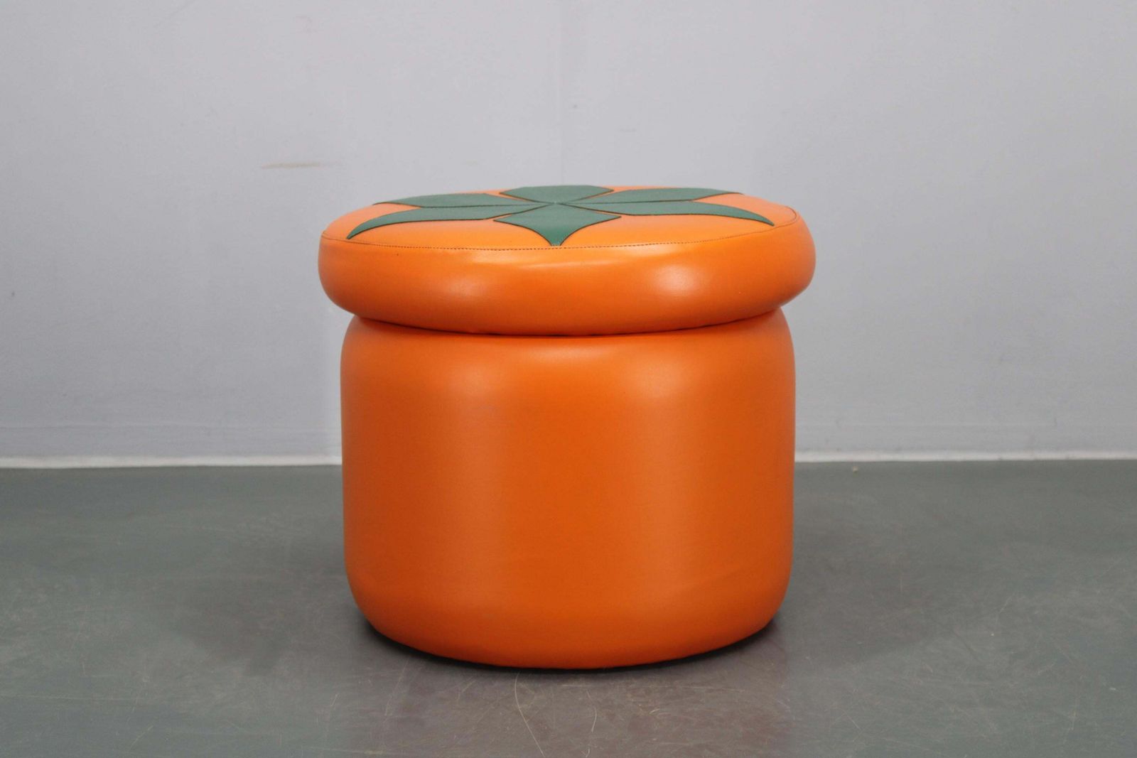 Leren Poef Of Kruk, Italië, Jaren 1970 photo furniture