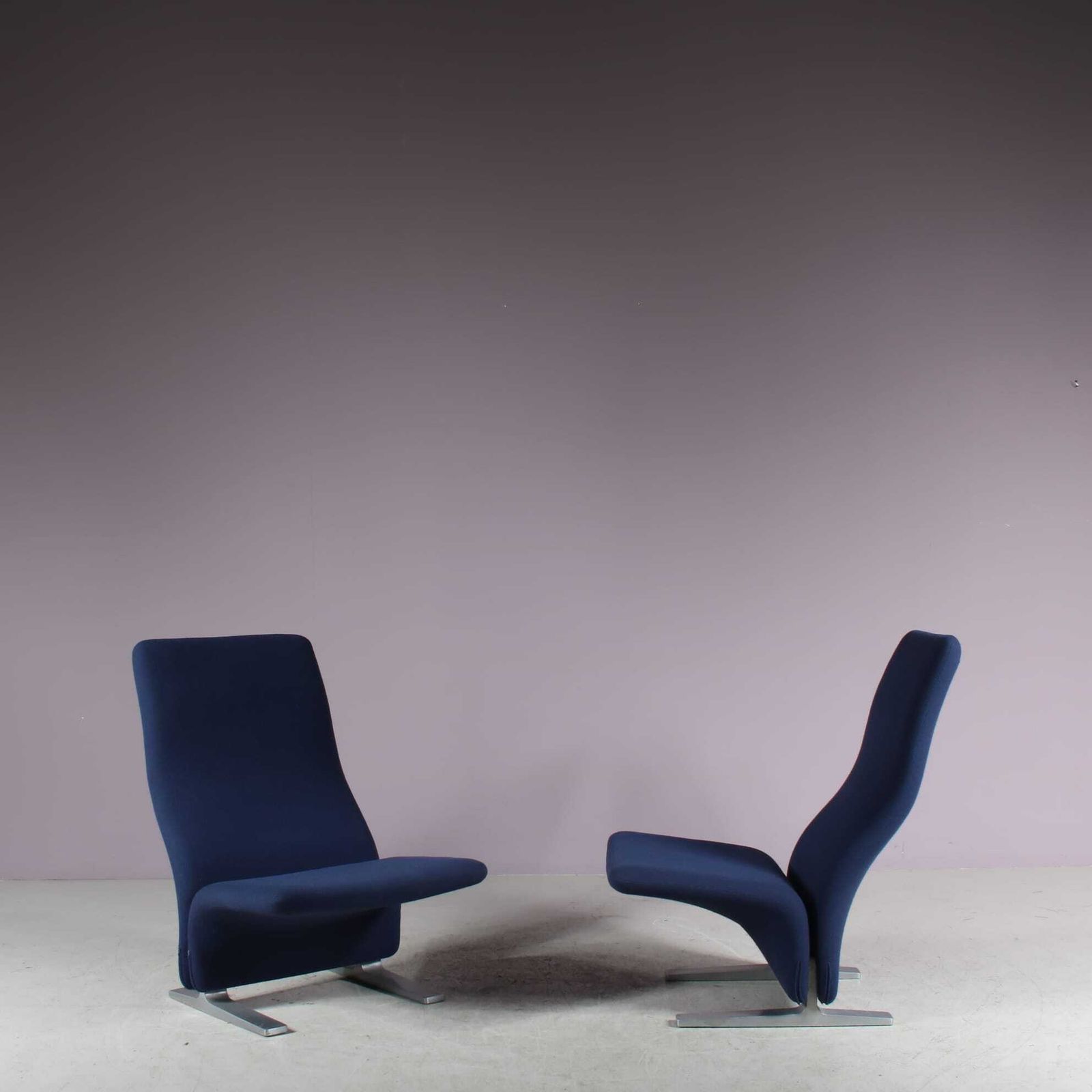 1970s Pair Of “Concorde” Chairs By Pierre Paulin For Artifort, Netherlands photo buy