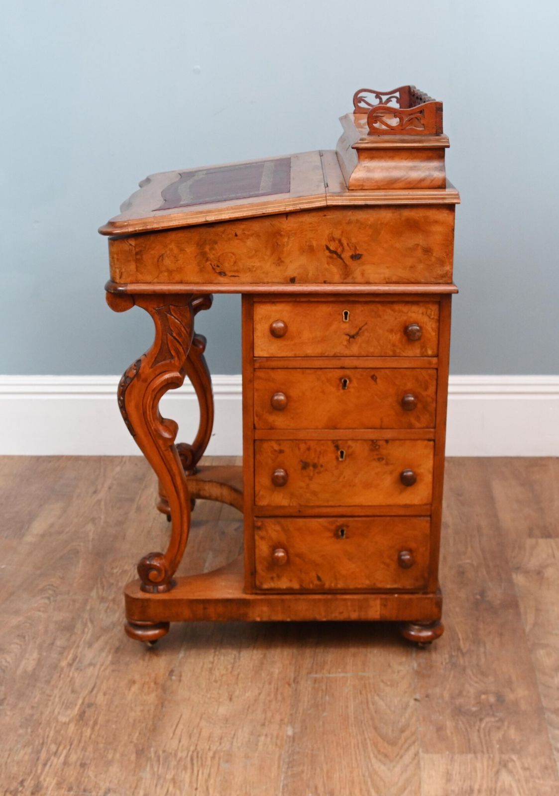 1400.0 Victorian Davenport Desk Burr Walnut 1860 photo