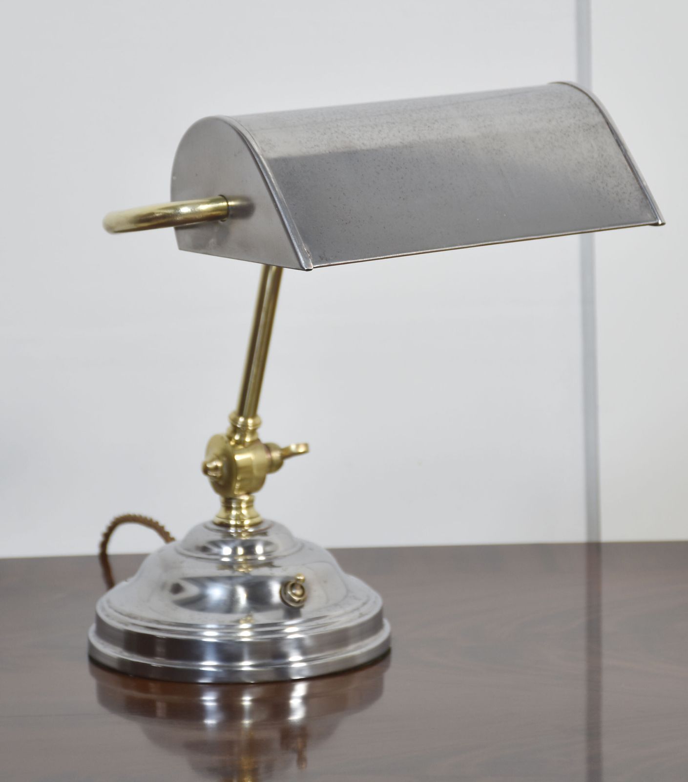Adjustable Bankers Desk Lamp