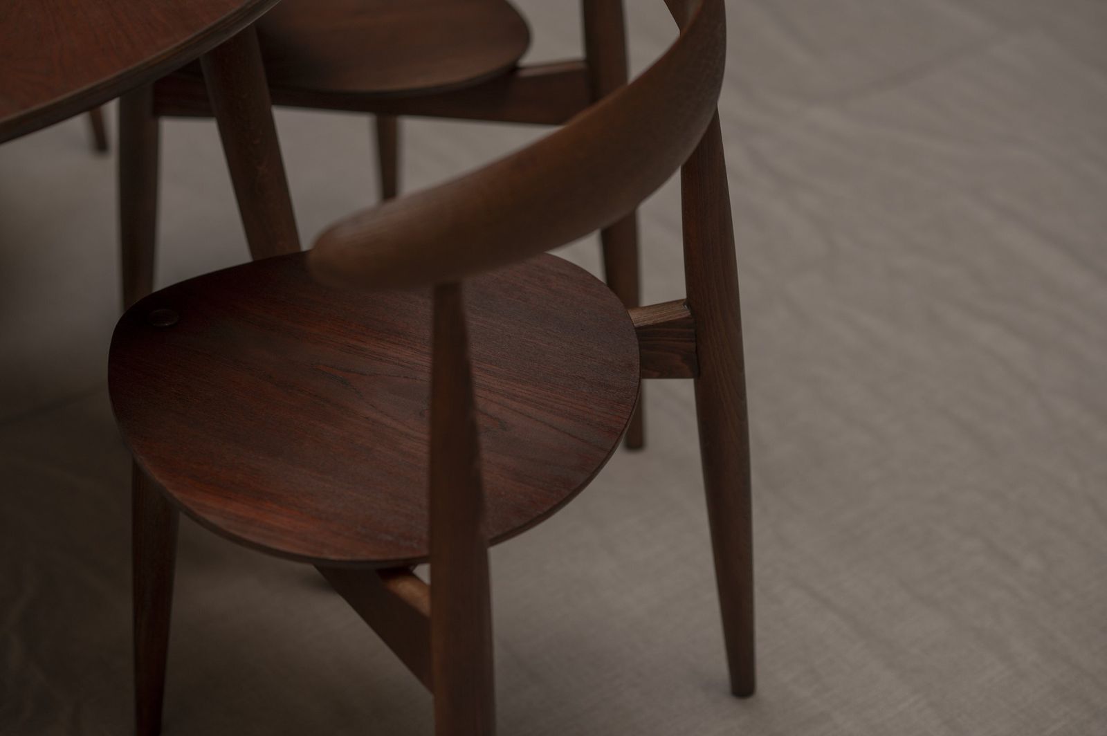 photo buy 'Heart Dining Set' By Hans J. Wegner