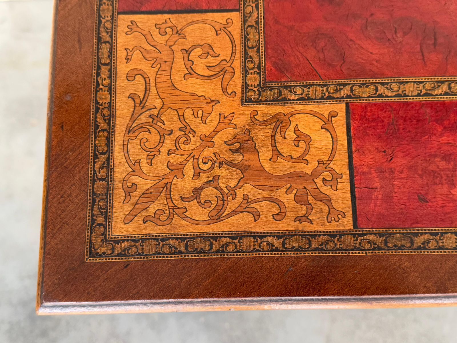 Table d'appoint baroque espagnole, pieds en lyre et plateau en marqueterie, 1850 photo buy