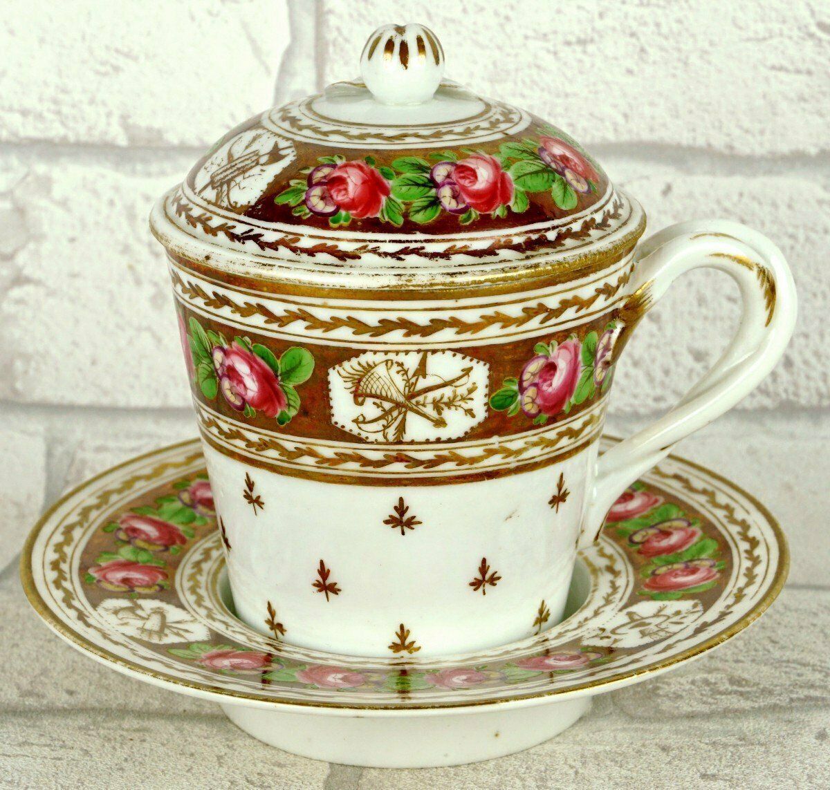 photo furniture Covered Trembleuse Cup And Saucer In Valenciennes Porcelain   18th Century