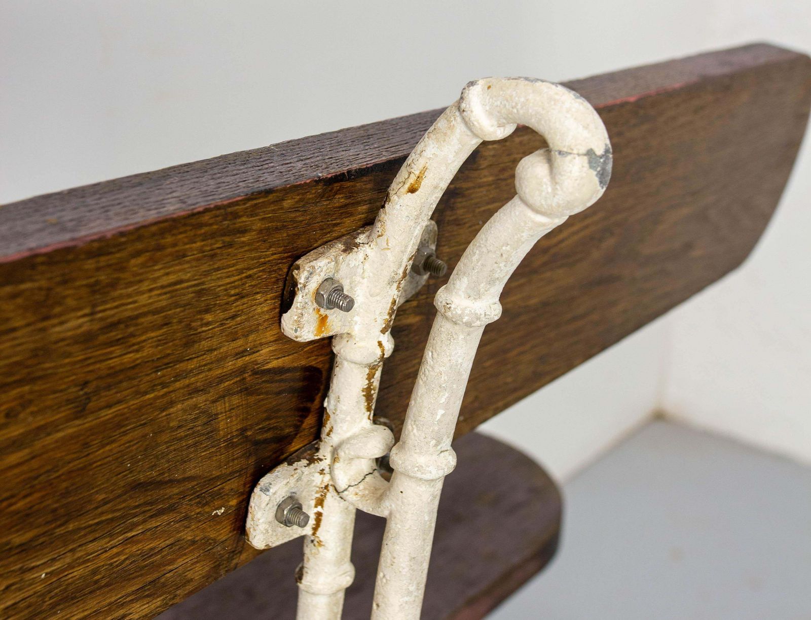 1551.0 Banc de jardin vintage français en aluminium moulé peint et chêne, vers 1960 photo