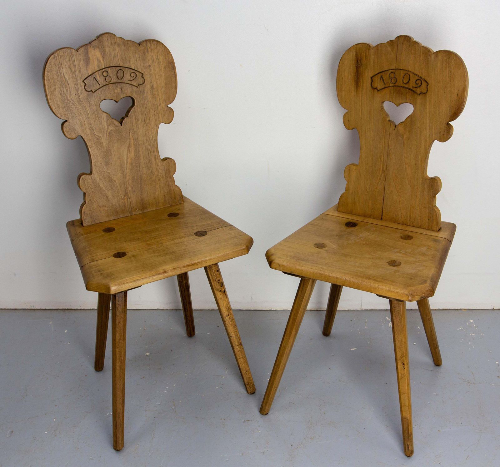 Midcentury French Pair Of Side Poplar Chairs Swiss Alp Style, Early 19th Century photo 950.0