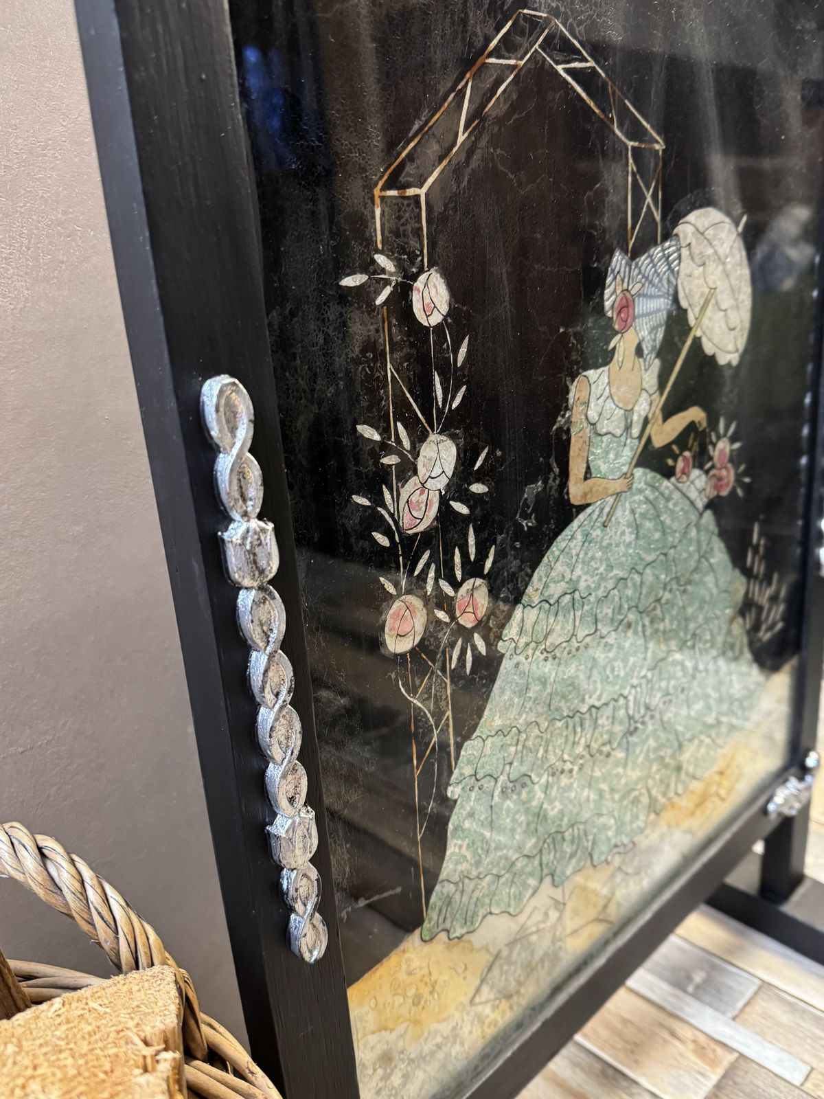 Elegant Glass Etching Fire Screen – Oak Frame With Silver Accents photo vintage