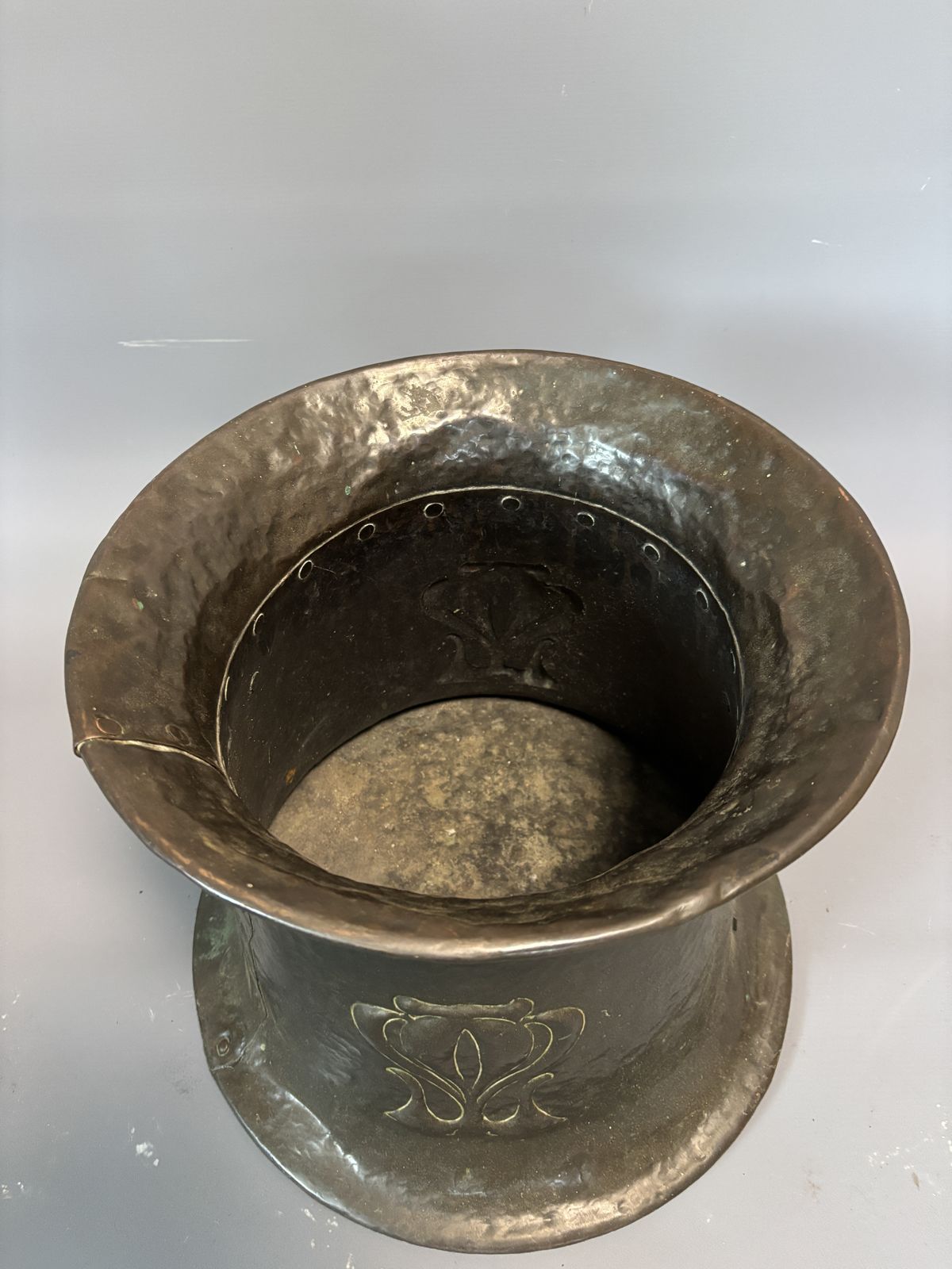 Arts & Crafts Copper Log Bin photo vinterior