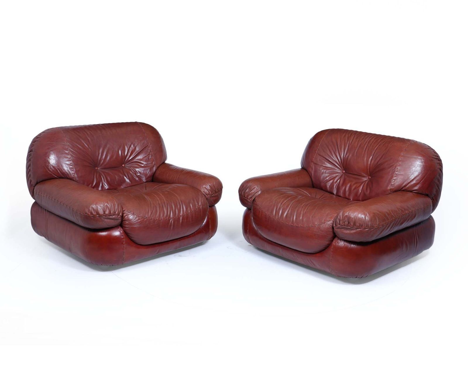 Pair Of Lounge Chairs In Leather By Sapporo For Mobil Girgi, Italy 1970 photo furniture