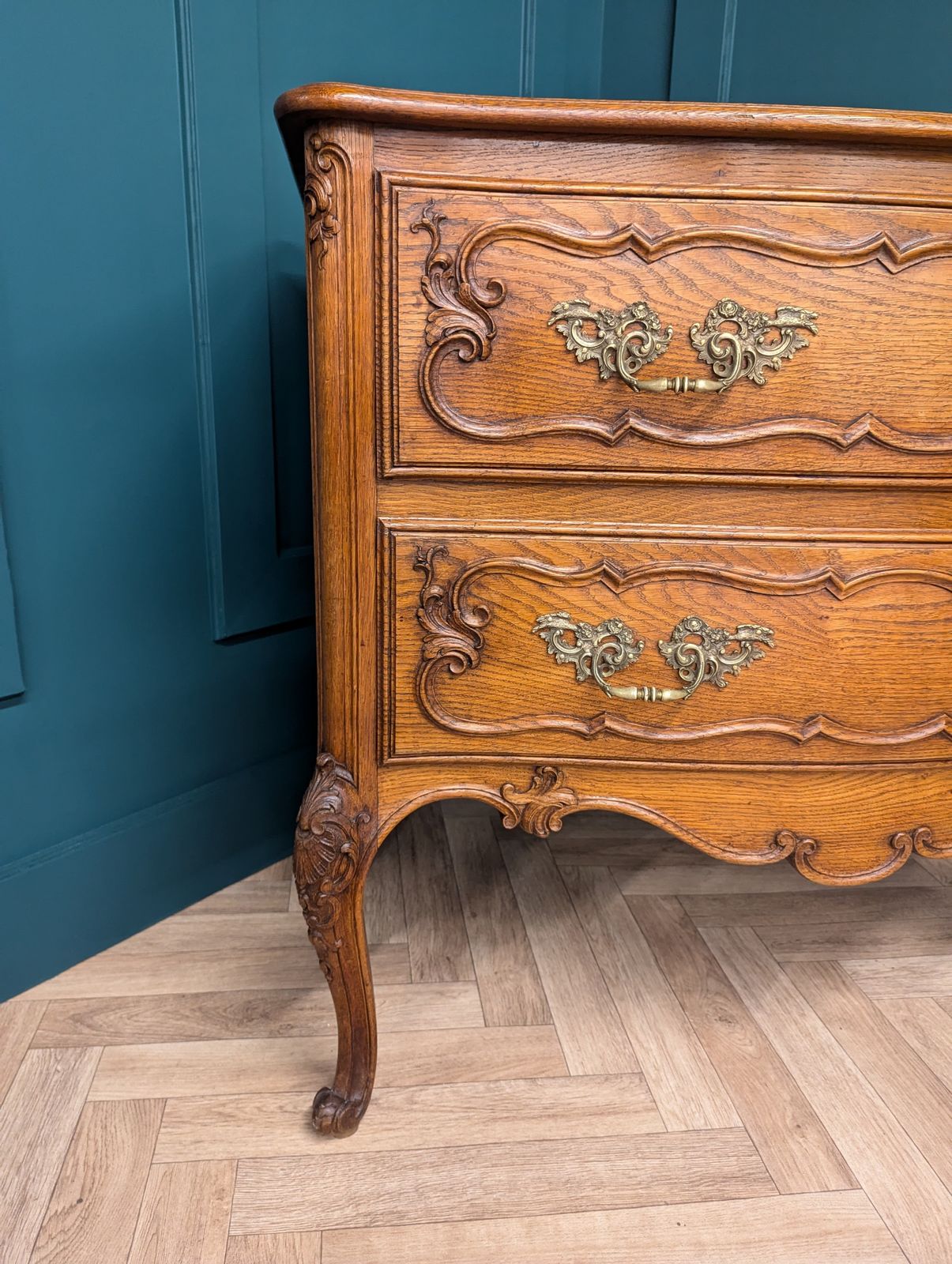 Antique Serpentine Bow Fronted Chest Of Drawers photo vinterior