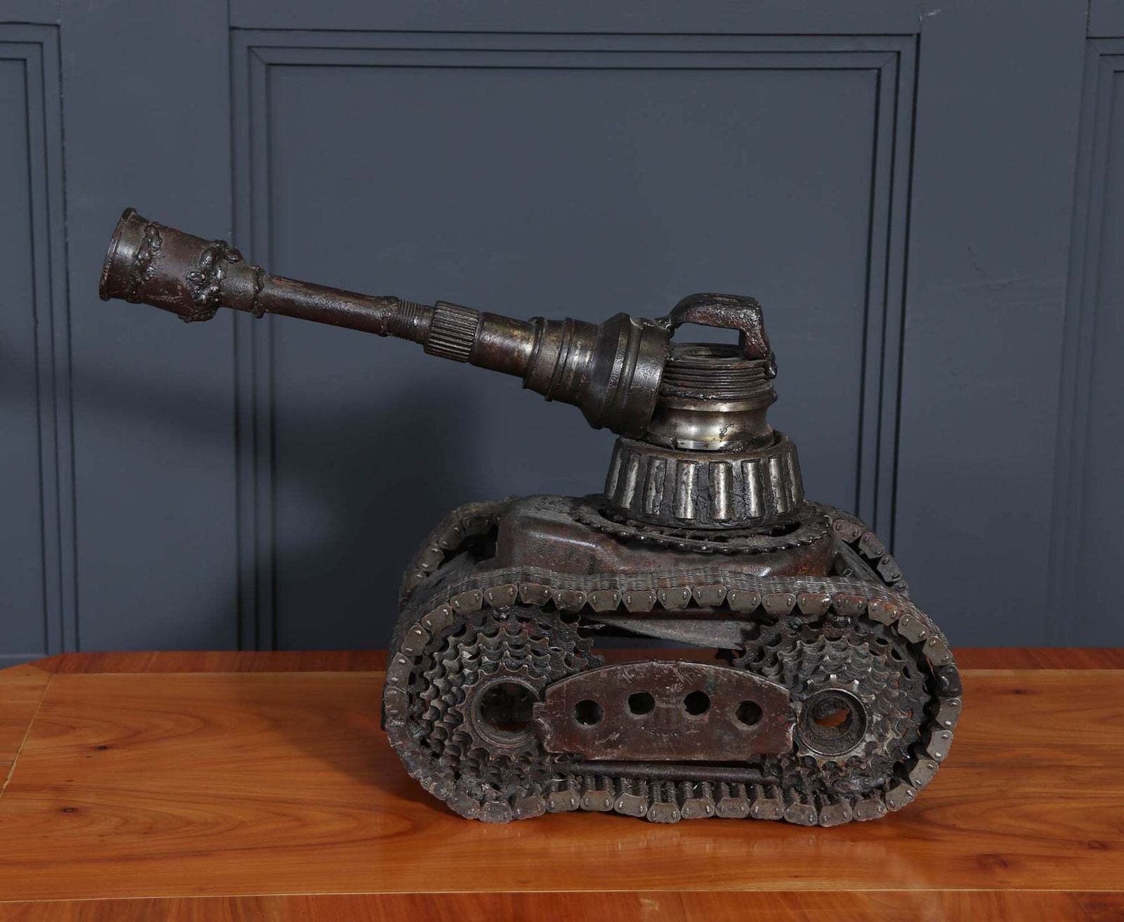 photo vinterior Metal Art Of A Tank C1970, 1970s